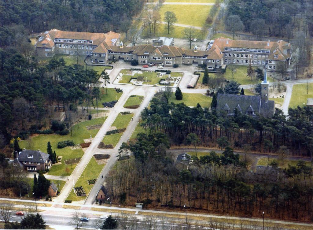 Luchtfoto hoofdgebouw